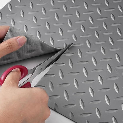 VEVOR Floor Mat, 13 x 4.9 FT PVC Flooring Roll, Non-Slip Diamond Texture, 64.58 sq.ft Covering Space, Garage Mats for Under Cars, Gyms, Boats, Car Trailer, Silver